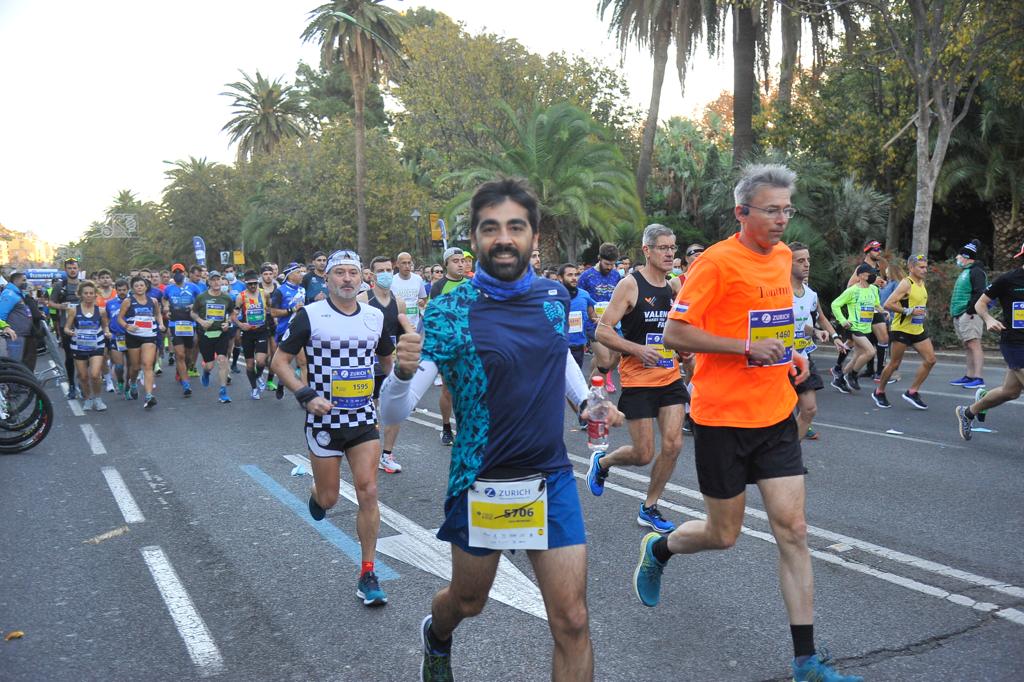 Cerca de 9.000 corredores participan en esta prueba que incluye también una media maratón, con 4.700 atletas más