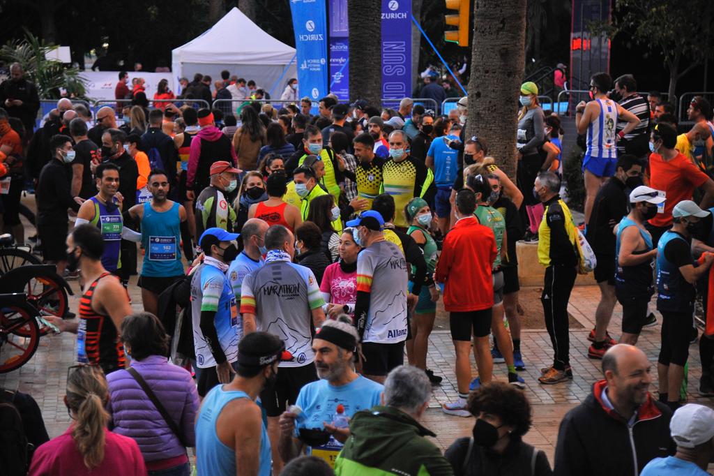 Cerca de 9.000 corredores participan en esta prueba que incluye también una media maratón, con 4.700 atletas más