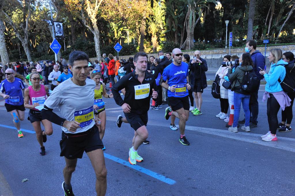 Cerca de 9.000 corredores participan en esta prueba que incluye también una media maratón, con 4.700 atletas más