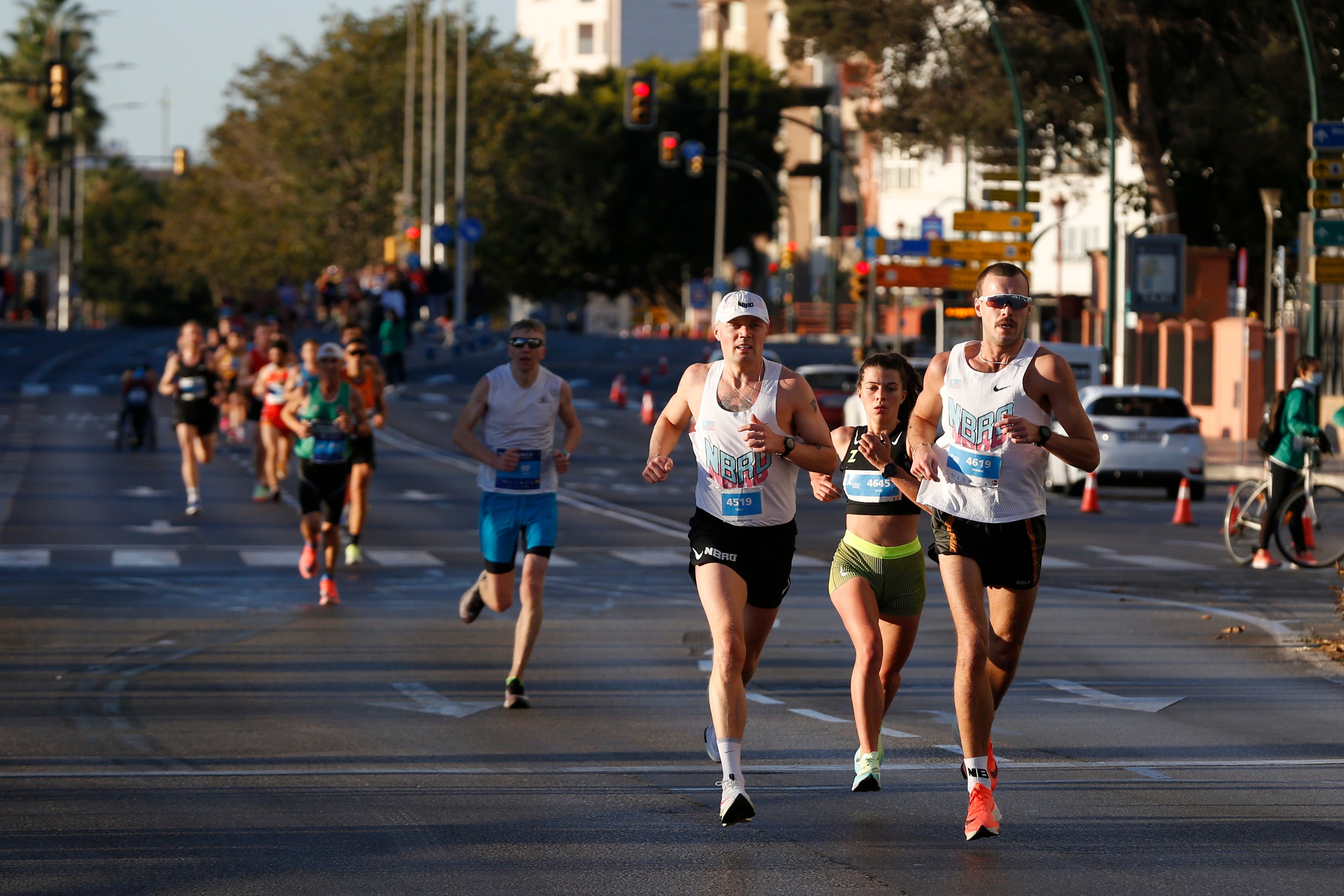 Cerca de 9.000 corredores participan en esta prueba que incluye también una media maratón, con 4.700 atletas más