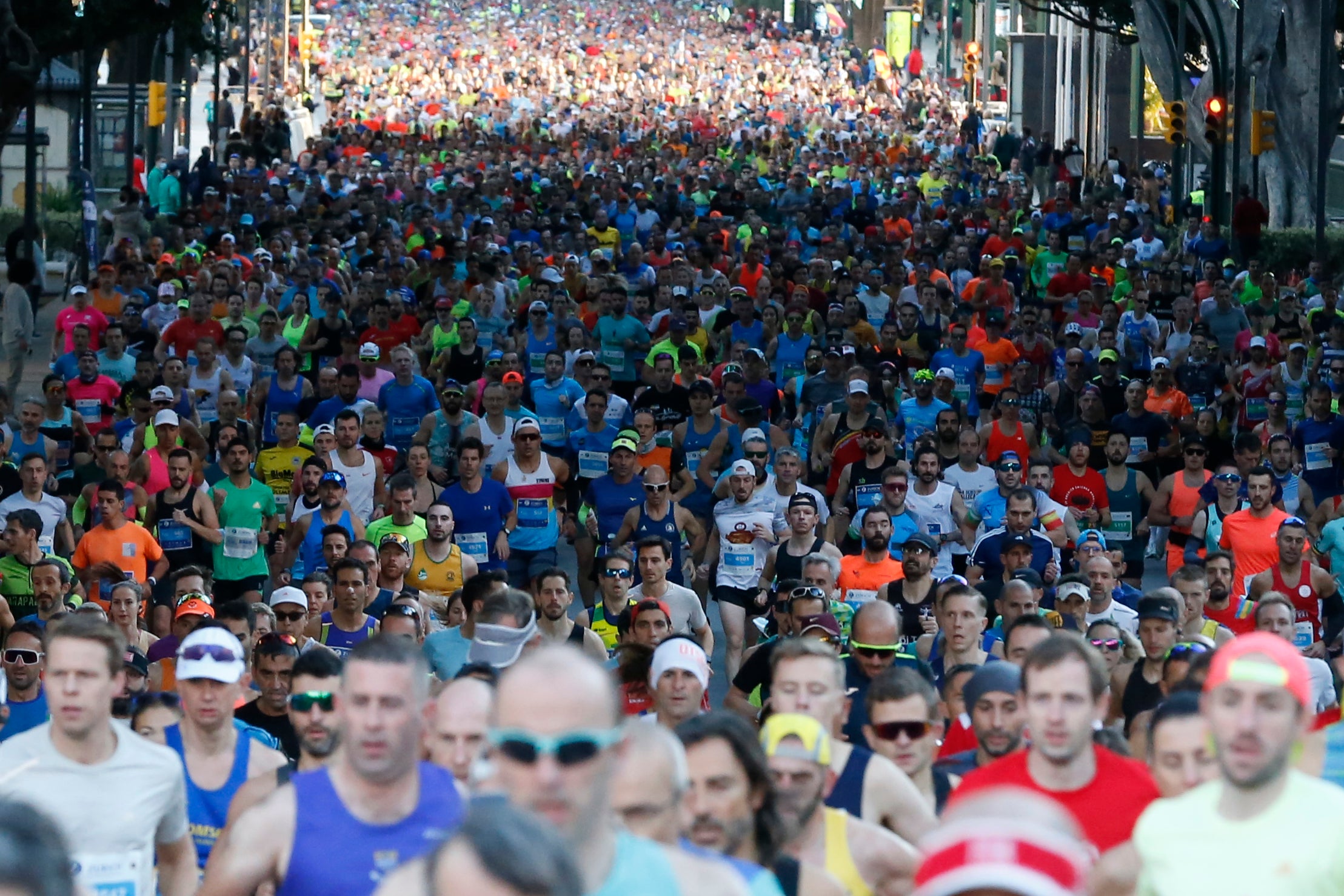 Cerca de 9.000 corredores participan en esta prueba que incluye también una media maratón, con 4.700 atletas más