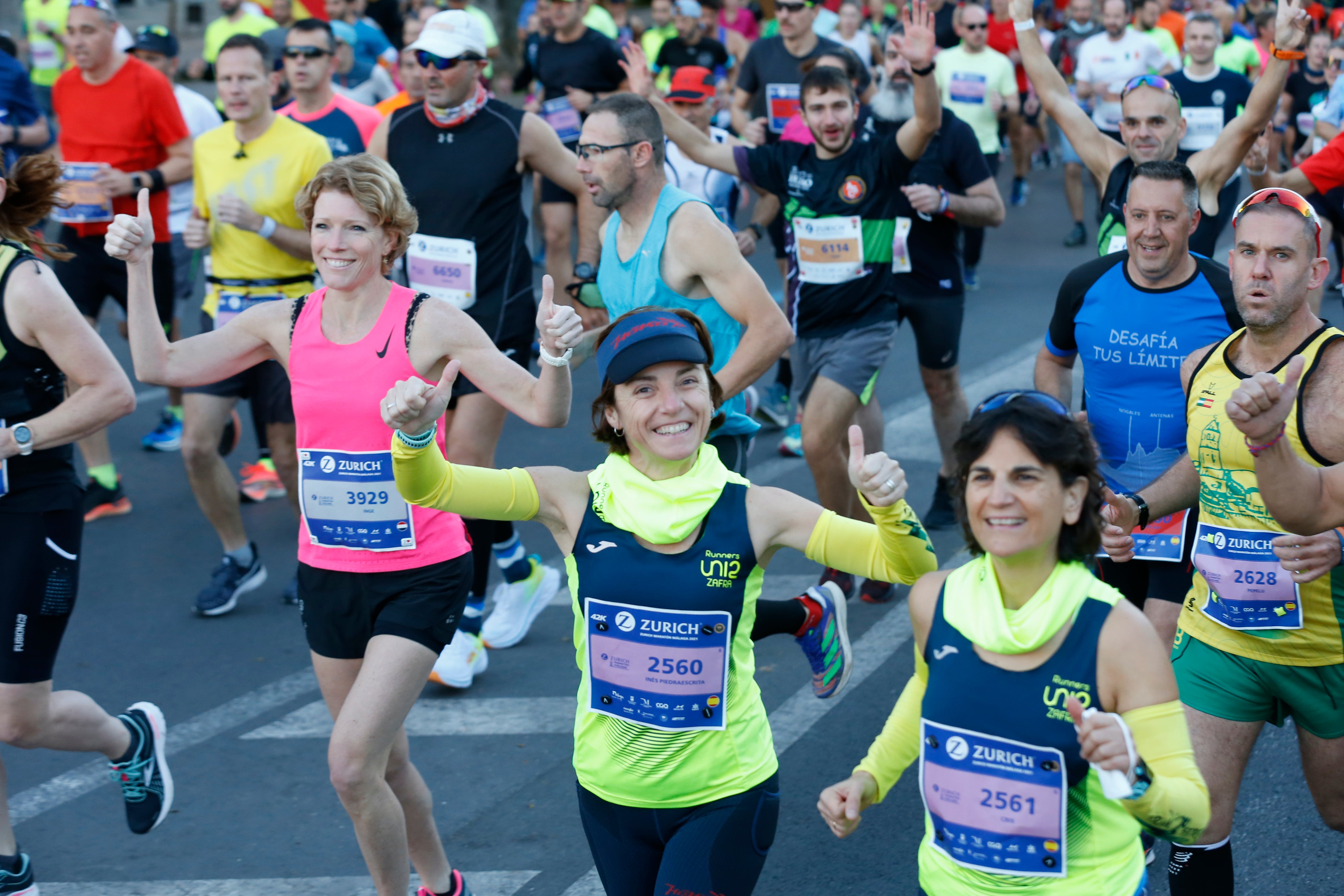 Cerca de 9.000 corredores participan en esta prueba que incluye también una media maratón, con 4.700 atletas más