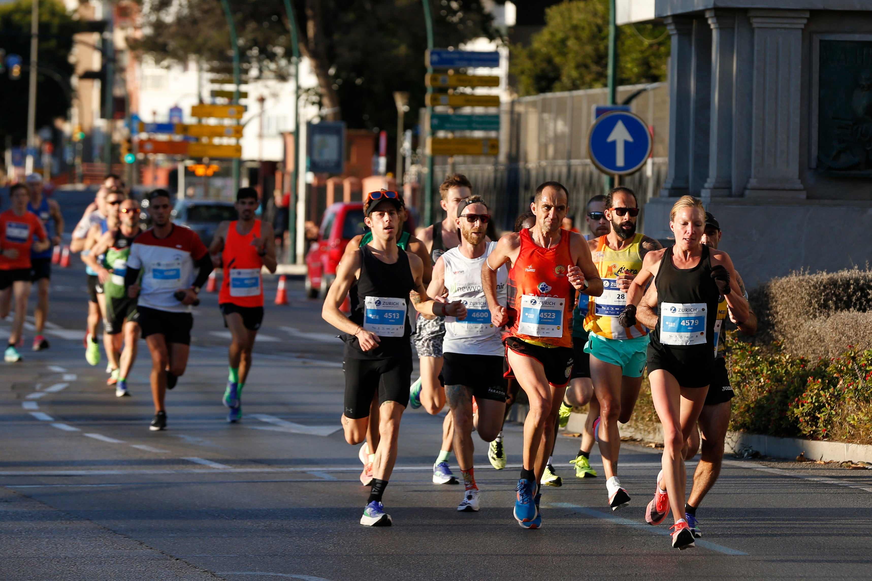 Cerca de 9.000 corredores participan en esta prueba que incluye también una media maratón, con 4.700 atletas más