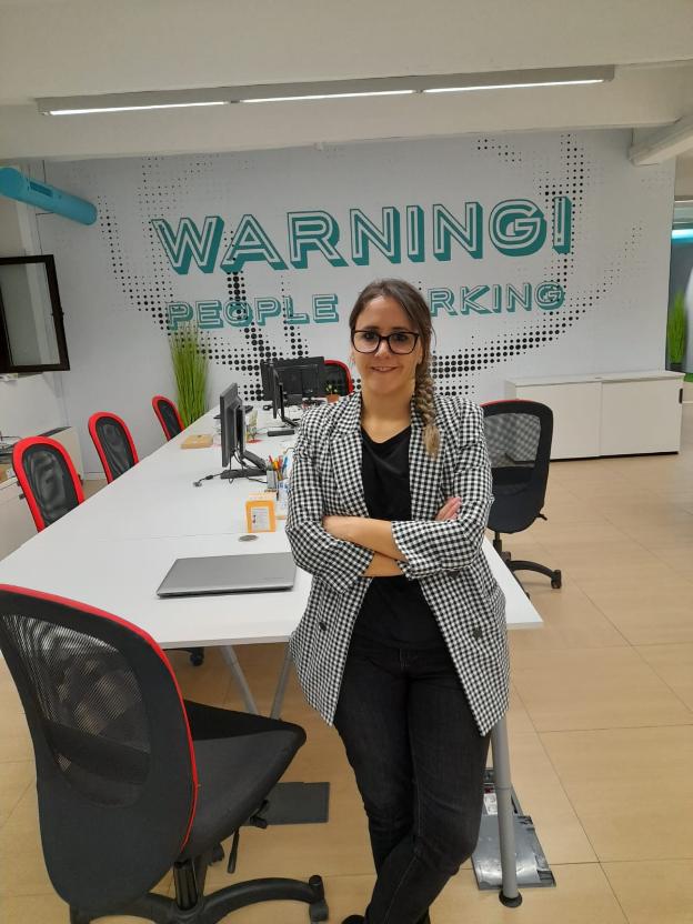 Mayte Montes, en las oficinas de la 'startup' en La Farola. 