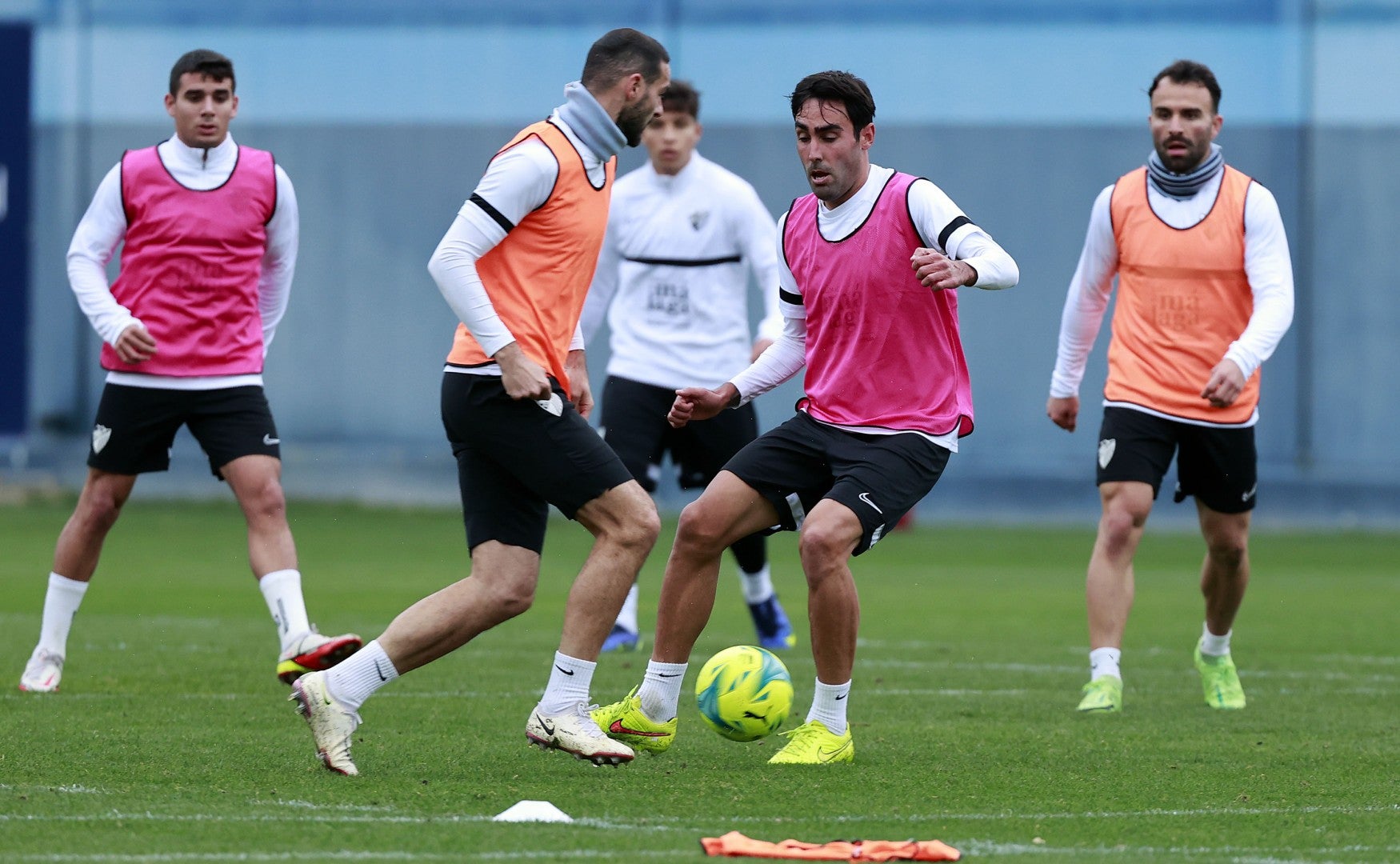 Imagen del entrenamiento del Málaga en el Anexo de La Rosaleda.