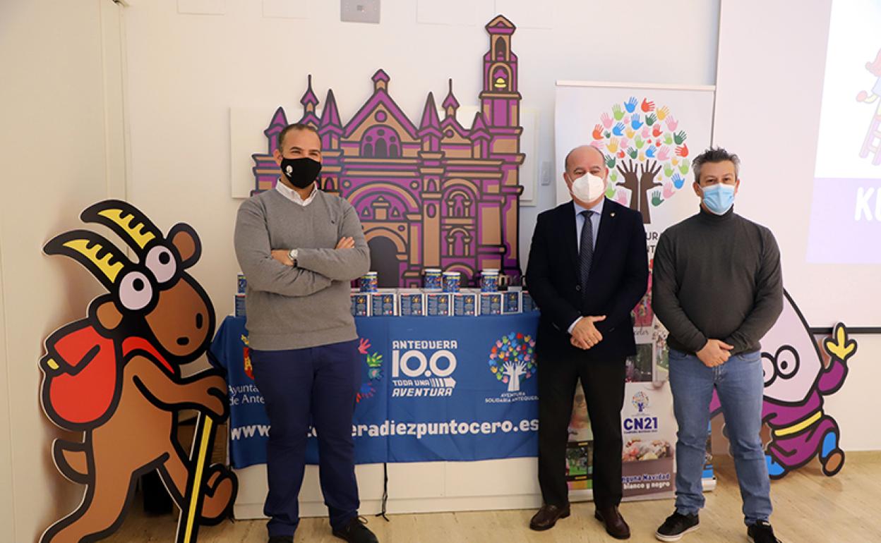 Antequera se promociona con seis imágenes de la línea de artículos de Kukuxumusu