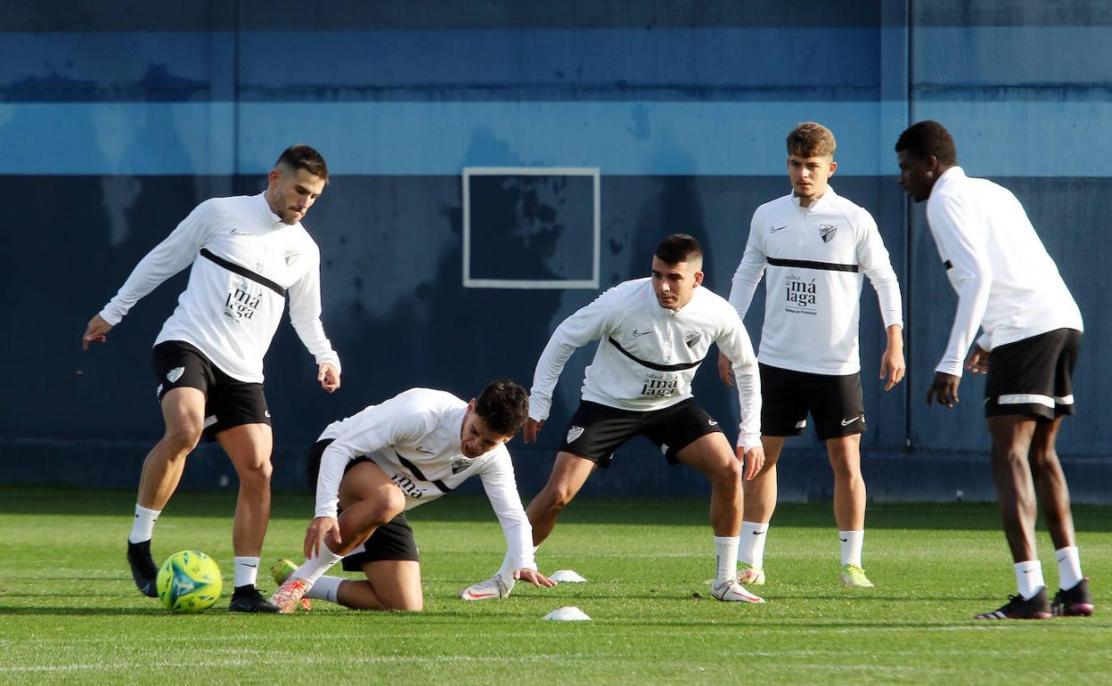 El Málaga perfila el partido contra el Leganés con bajas importantes