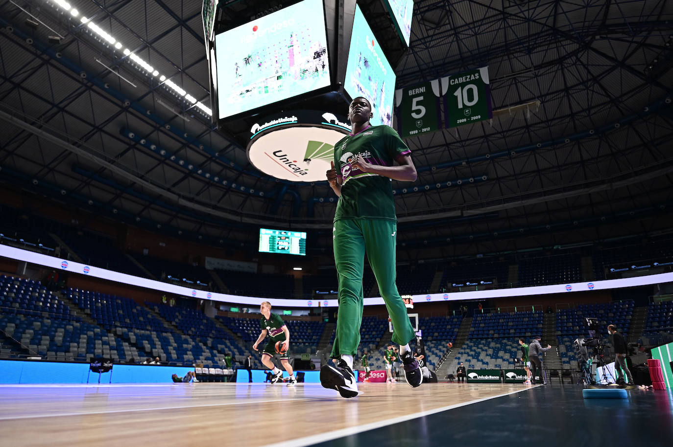 El Unicaja sufrió una dura derrota en un final igualado 