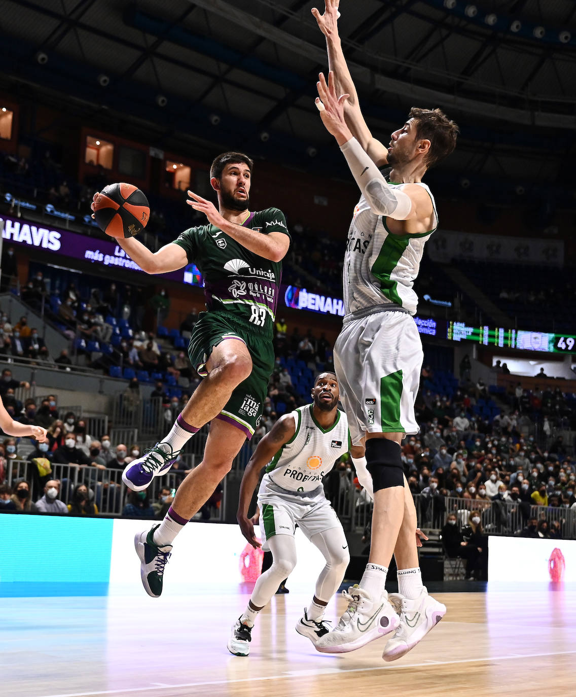 El Unicaja sufrió una dura derrota en un final igualado 