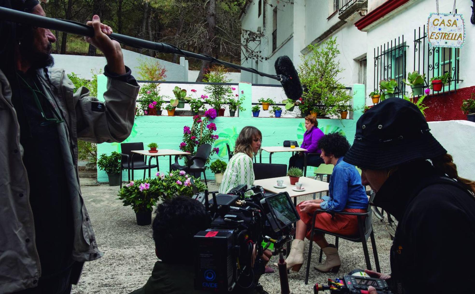 Rodaje en uno de los escenarios de 'Desconocidas', en la Ciudad del Cine. 