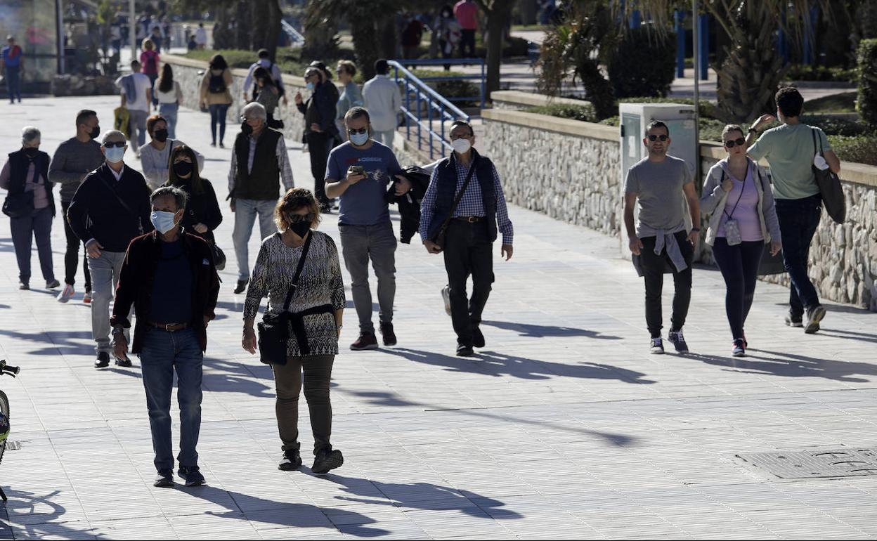 Málaga supera por primera vez los 1,7 millones de habitantes. 