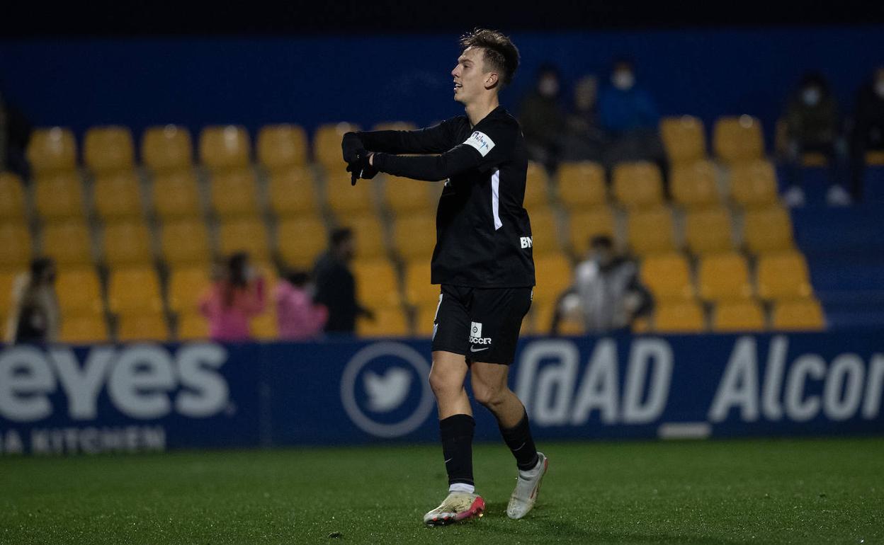 Paulino celebra su gol ante el Alcorcón.