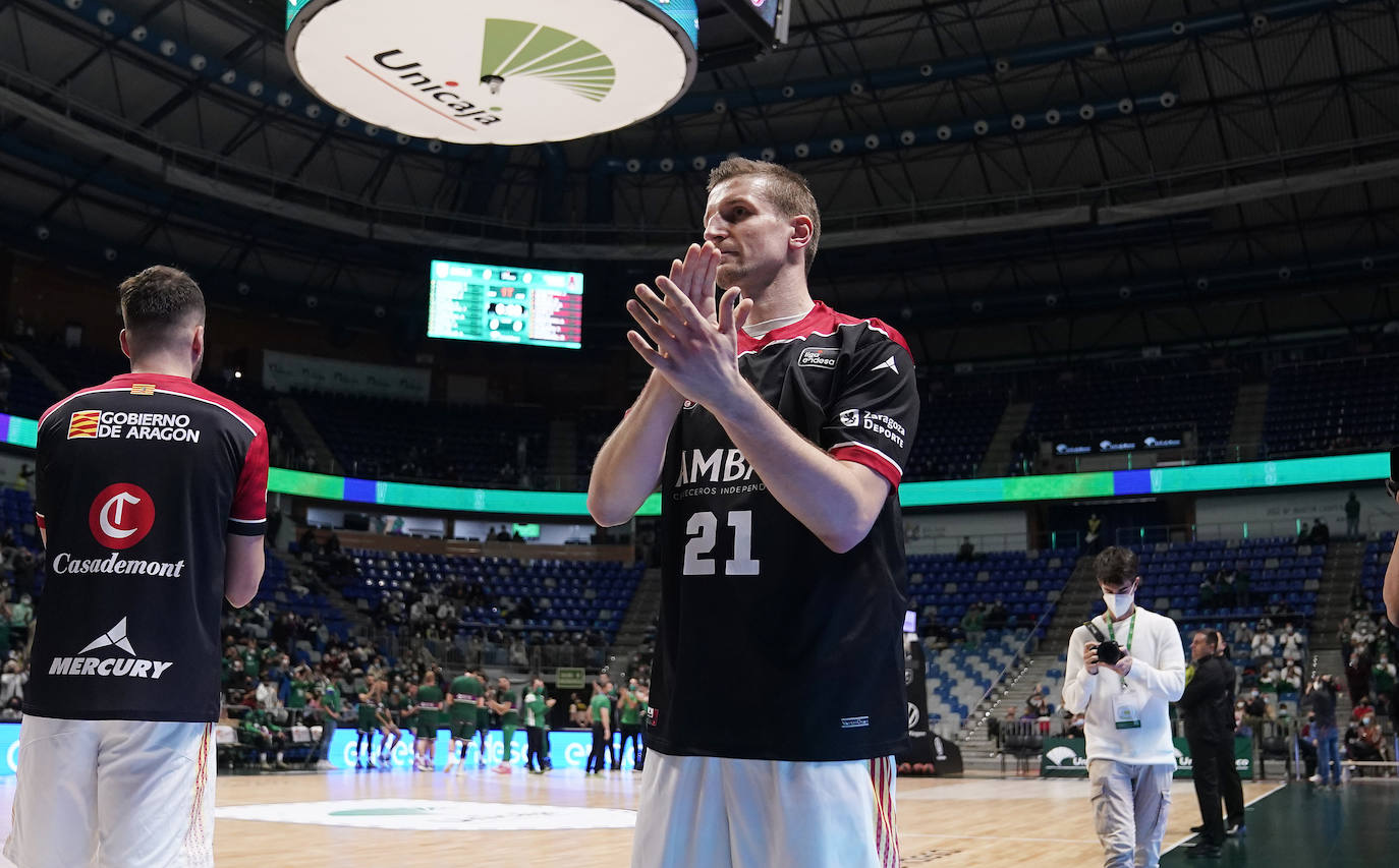 El Unicaja fue superior al Zaragoza en un encuentro con escaso público en el Carpena 