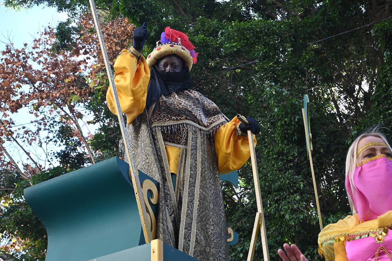 Fotos: Los Reyes saludan a los niños en Marbella, Puerto Banús y San Pedro