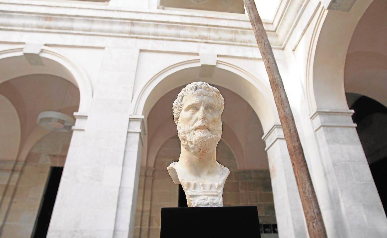 El busto de Antonino Pío, presentado esta semana en el Museo de Málaga. 