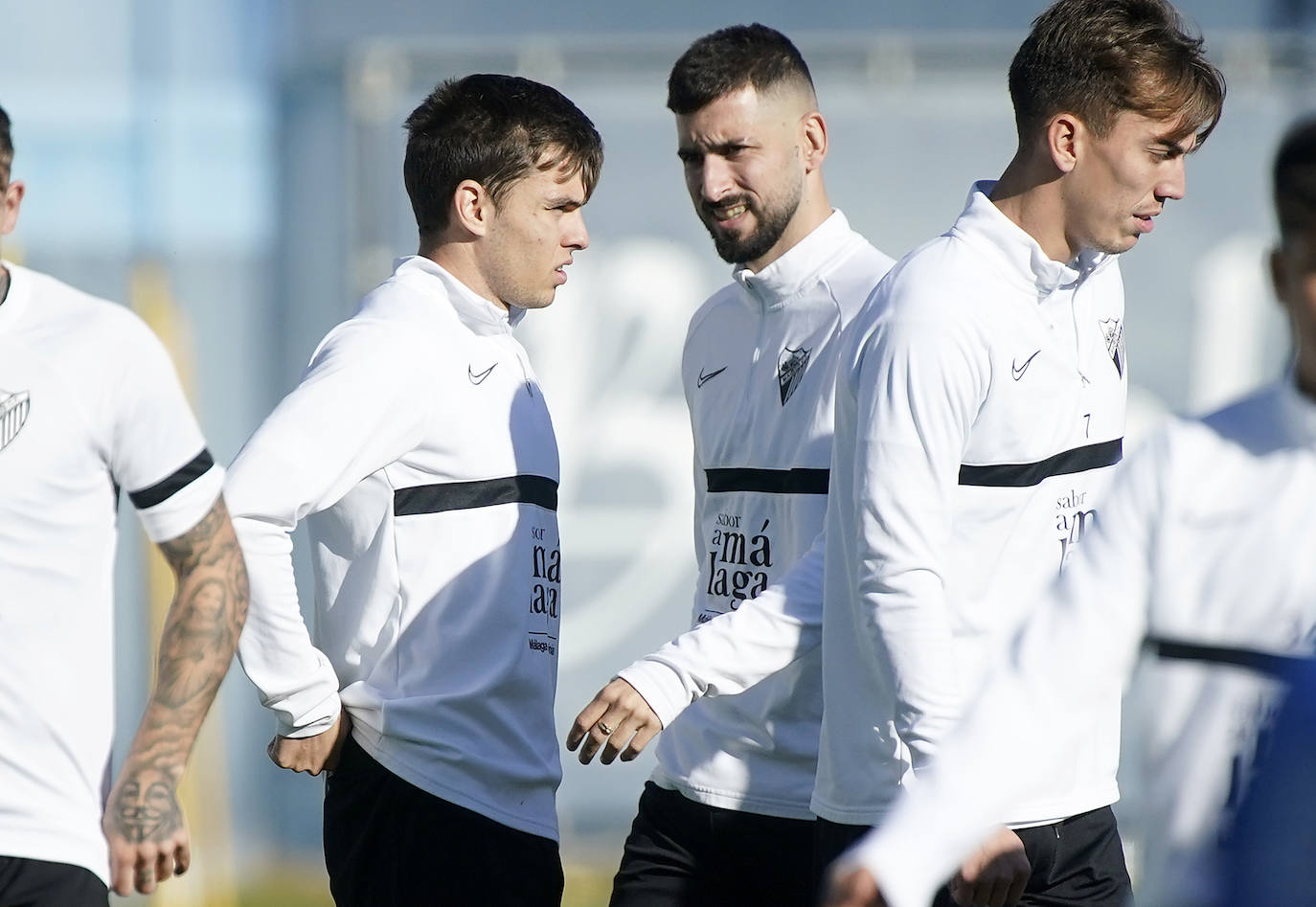 El equipo que dirige José Alberto López afrontó el último entrenamiento de la semana antes de medirse al Sporting este domingo en La Rosaleda (18.15 horas) con sus dos flamantes fichajes, el extremo Vadillo y el medio punta Aleix Febas.