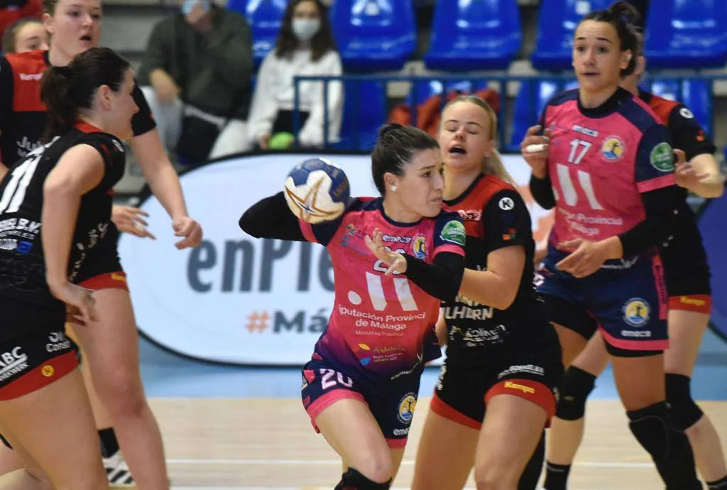 Tras la gran renta de 16 goles de la ida, el conjunto dio mayor protagonismo en la vuelta a las menos habituales, que sellaron el segundo triunfo de EHF Cup ante el Juro Unirek (25-22) 