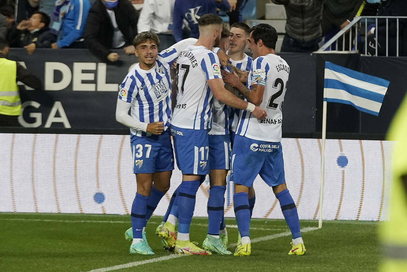 Empate del Málaga con el Sporting en La Rosaleda (2-2). 