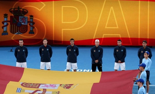 Davidovich, con gorra, en la presentación de la final de la ATP Cup, también en Sydney. 