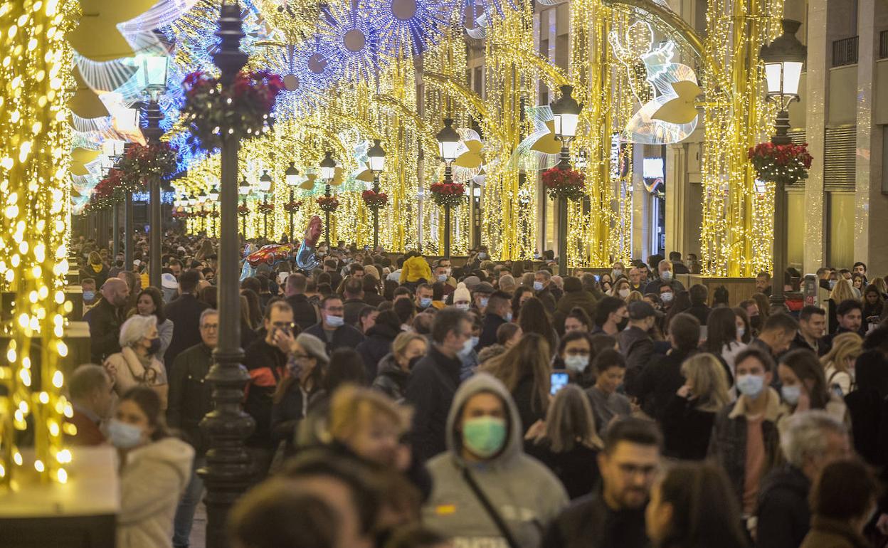 Imagen tomada en calle Larios, en Málaga, a principios del mes de diciembre.