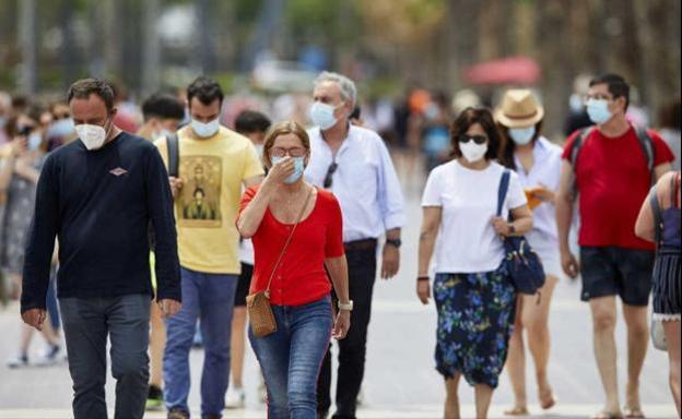 Coronavirus: Andalucía suma 28 muertos por covid, el dato más alto en cuatro meses, y suma 8.510 casos, pero su tasa baja a 1.610