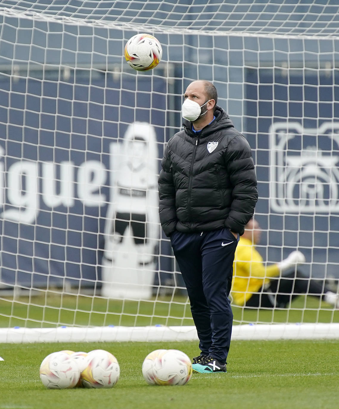 El equipo se entrena en ambiente muy positivo tras la imagen contra el Sporting mientras que los jugadores tocados como Juande, Chavarría o Antoñín, apuran para estar disponibles en la reanudación de la competición.