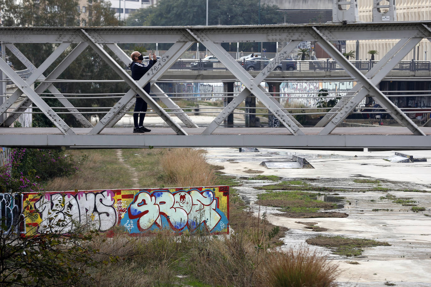 El Ayuntamiento baraja suprimir las fuentes que están en desuso y crear «un mecanismo de embellecimiento» para evitar la mala imagen que generan los grafitis