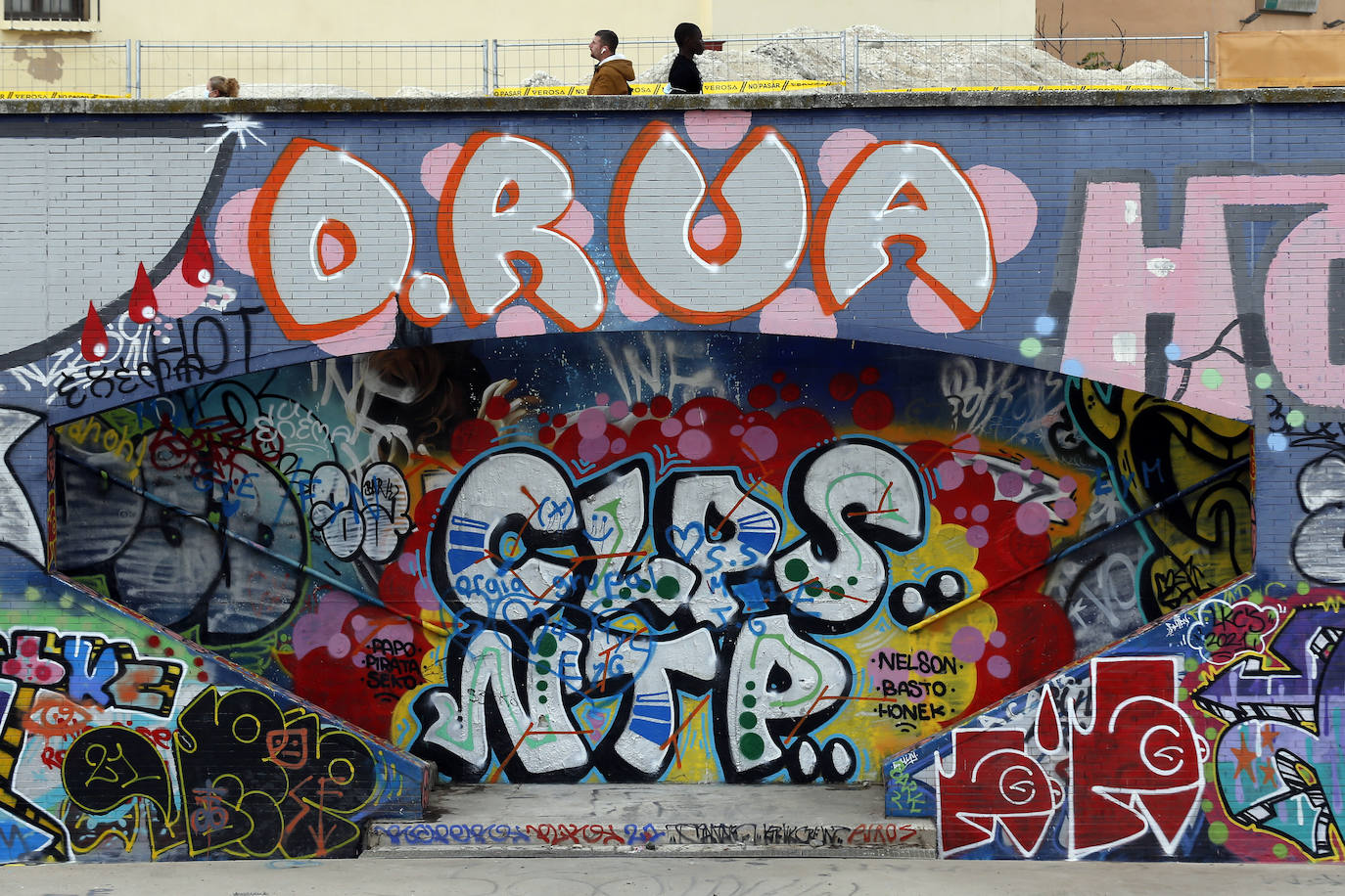 El Ayuntamiento baraja suprimir las fuentes que están en desuso y crear «un mecanismo de embellecimiento» para evitar la mala imagen que generan los grafitis