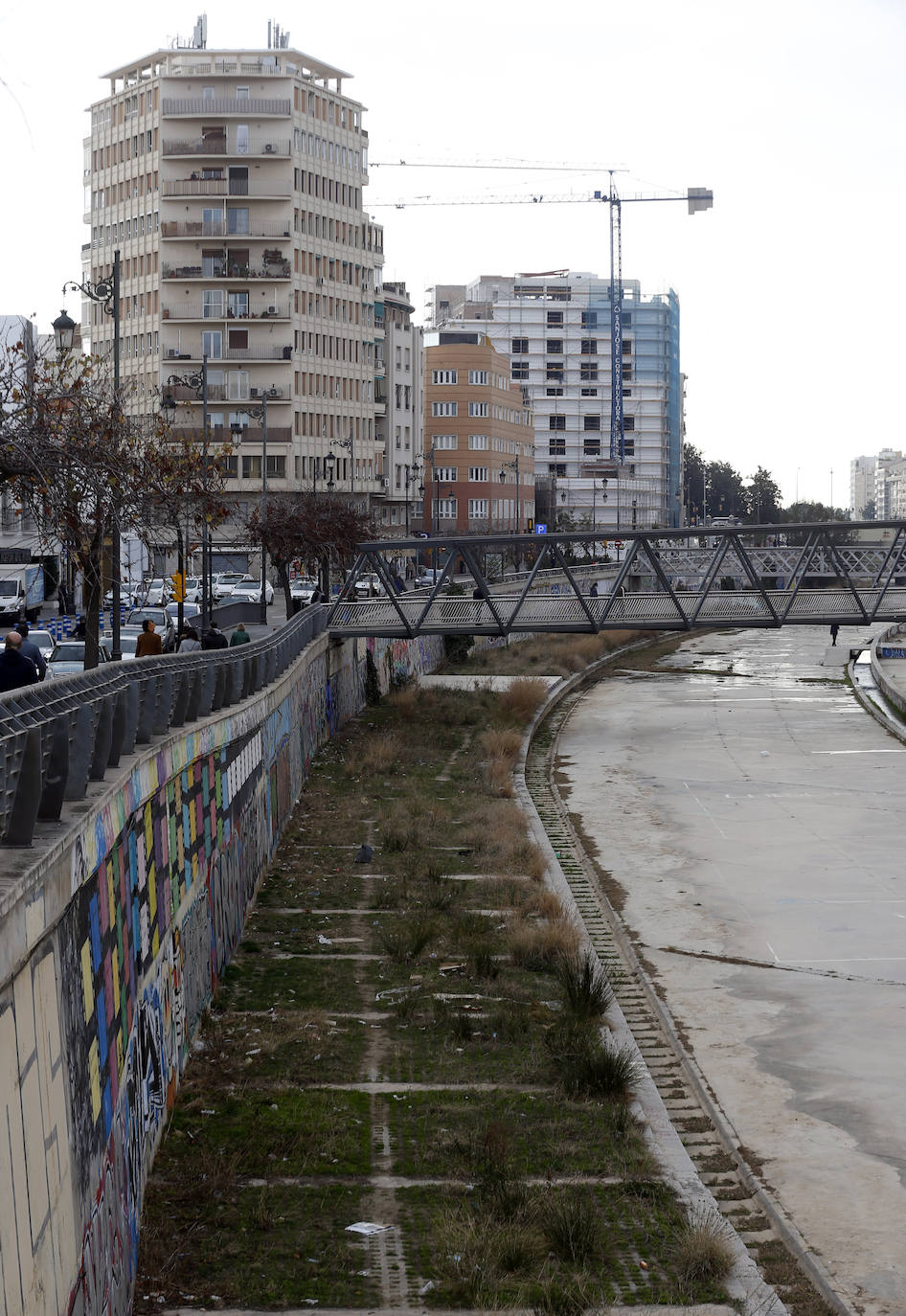 El Ayuntamiento baraja suprimir las fuentes que están en desuso y crear «un mecanismo de embellecimiento» para evitar la mala imagen que generan los grafitis