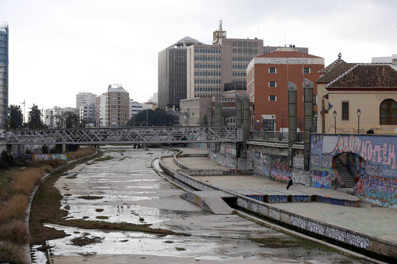 El Ayuntamiento baraja suprimir las fuentes que están en desuso y crear «un mecanismo de embellecimiento» para evitar la mala imagen que generan los grafitis