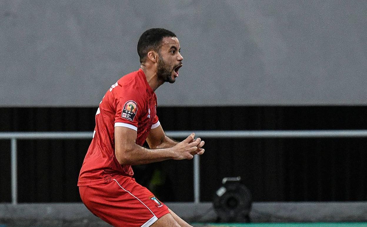 Pablo Ganet celebra un gol histórico para Guinea Ecuatorial. 