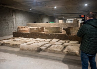 Imagen secundaria 1 - Más imágenes de los restos fenicios, romanos y musulmanes, que ya están en su emplazamiento definitivo. 