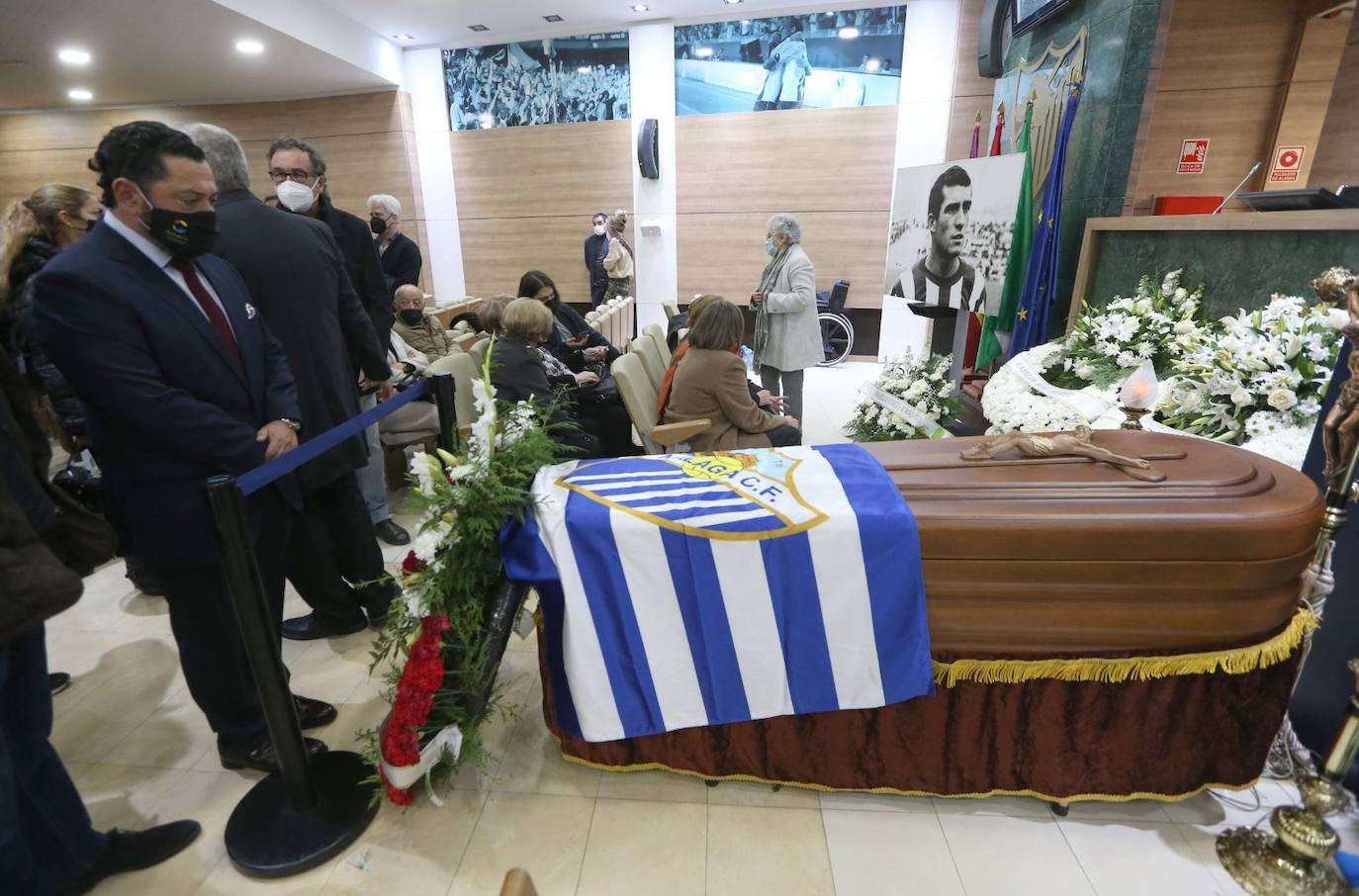 Capilla ardiente por Antonio Benítez en La Rosaleda