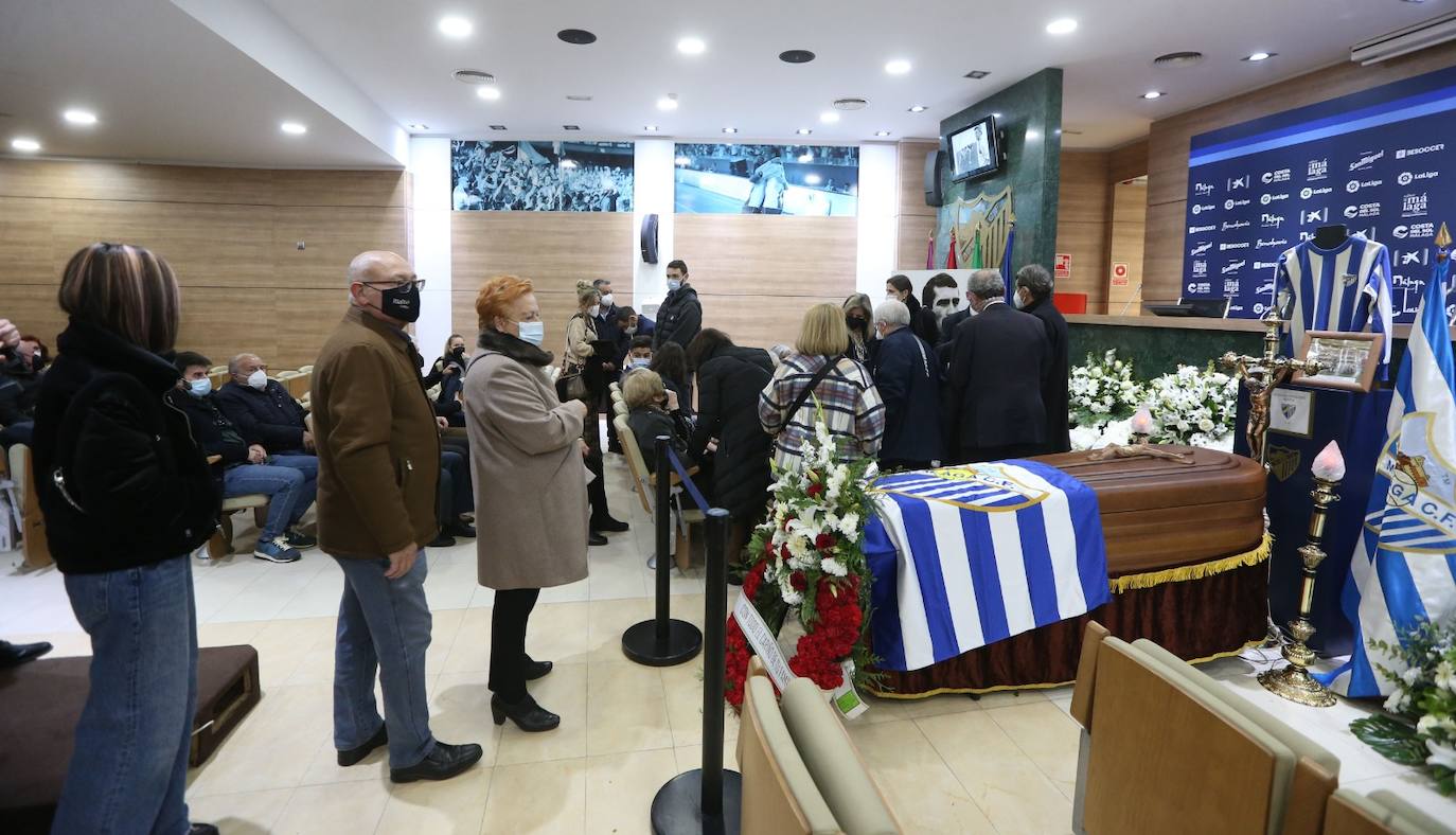 Capilla ardiente por Antonio Benítez en La Rosaleda