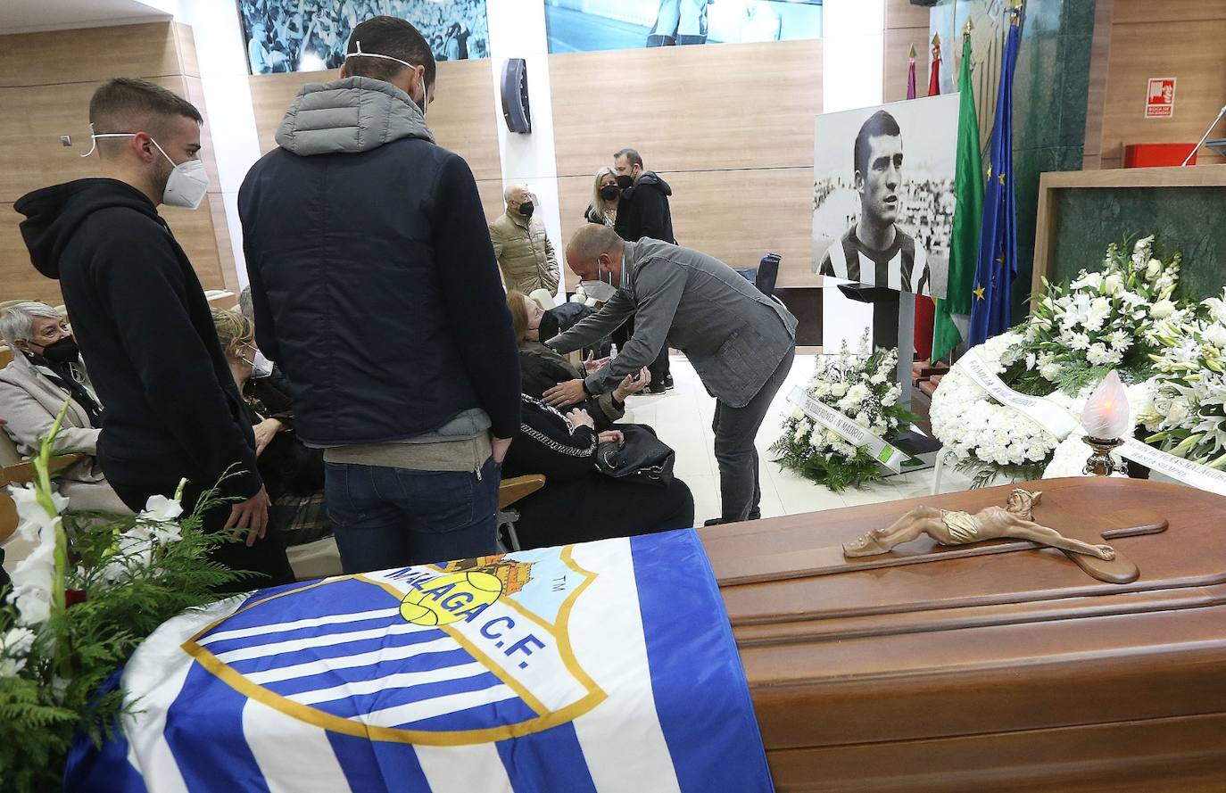 Capilla ardiente por Antonio Benítez en La Rosaleda