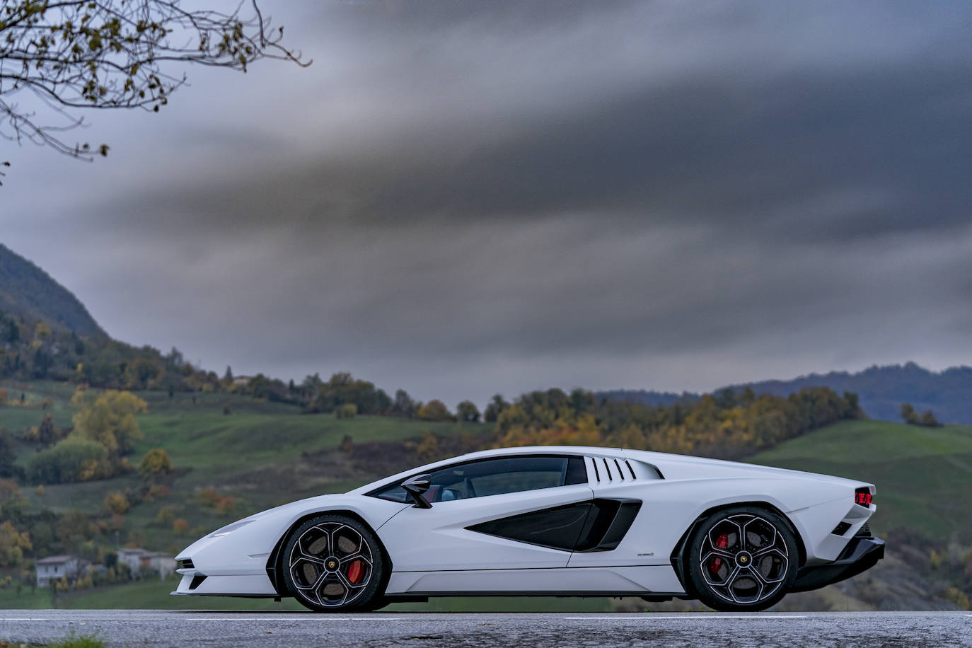 Fotos: El nuevo Lamborghini Countach LPI 800-4 sale a la carretera
