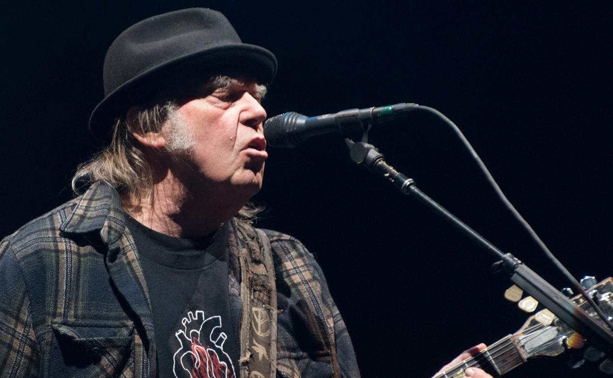 El artista Neil Young. 