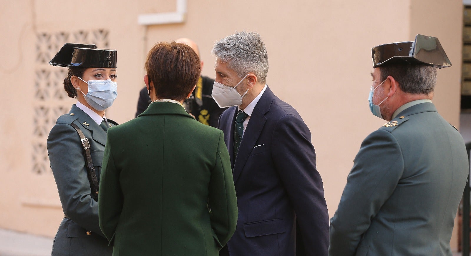 El ministro del Interior, Fernando Grande-Marlaska, ha presidido el acto al que también ha asistido la directora general de la Guardia Civil, María Gámez. Comandancia de la Guardia Civil de Málaga.