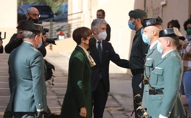 El ministro del Interior, Fernando Grande-Marlaska, junto a María Gámez. 