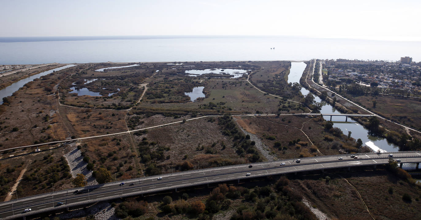 La Unidad de Medios Aéreos de la Policía Nacional creada en Málaga en el 86 cuenta con su helicóptero y un equipo de drones para perseguir la delincuencia