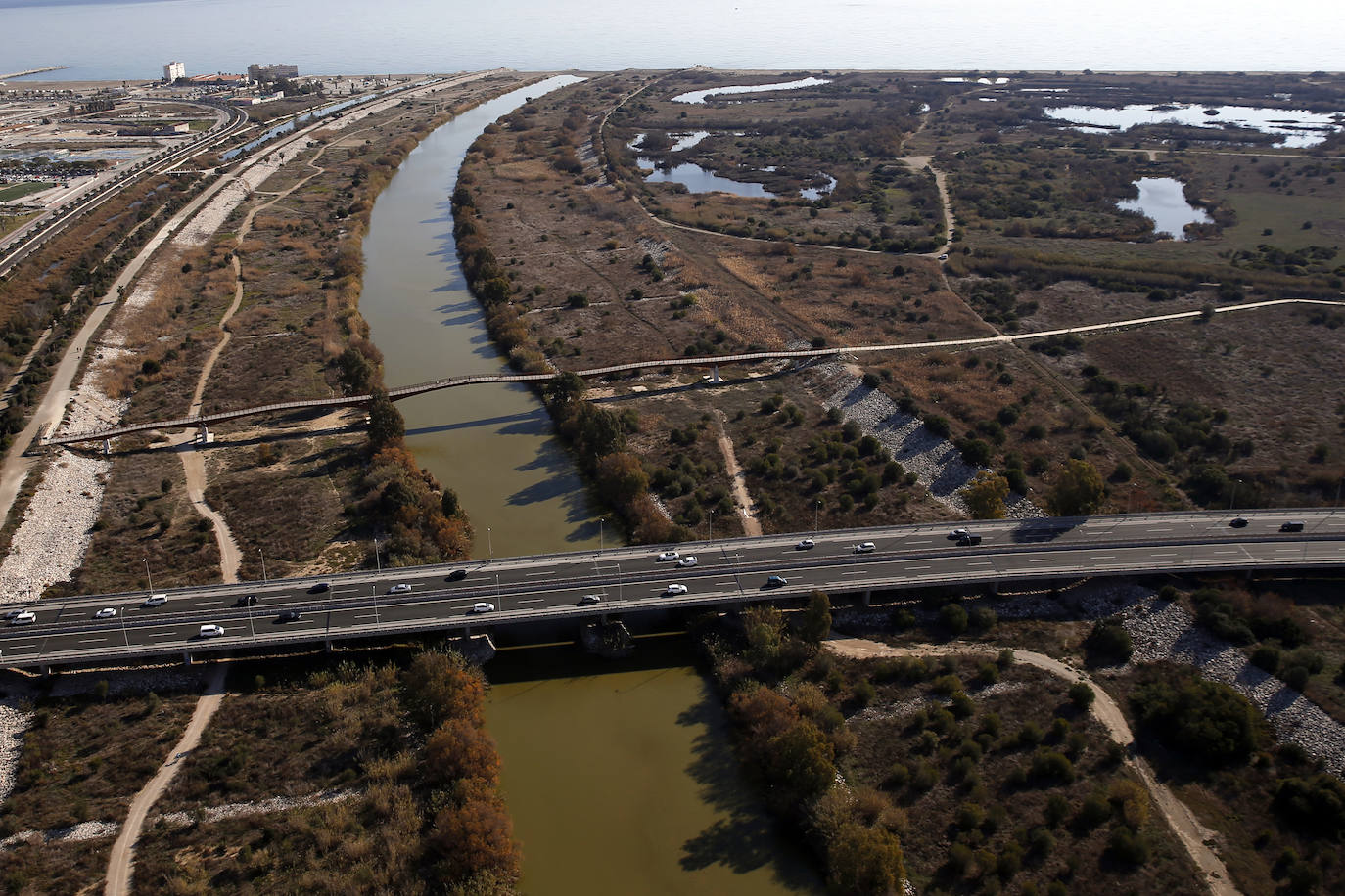 La Unidad de Medios Aéreos de la Policía Nacional creada en Málaga en el 86 cuenta con su helicóptero y un equipo de drones para perseguir la delincuencia
