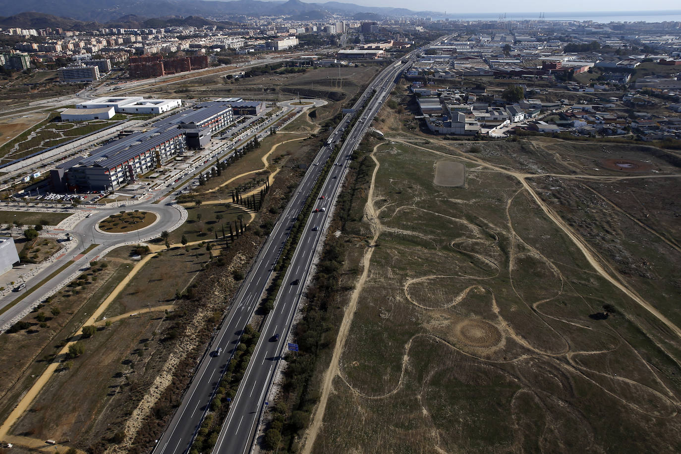 La Unidad de Medios Aéreos de la Policía Nacional creada en Málaga en el 86 cuenta con su helicóptero y un equipo de drones para perseguir la delincuencia
