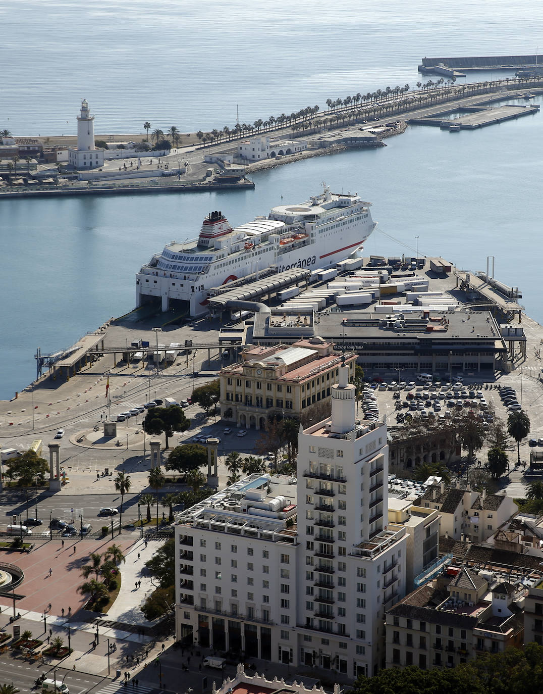 La Unidad de Medios Aéreos de la Policía Nacional creada en Málaga en el 86 cuenta con su helicóptero y un equipo de drones para perseguir la delincuencia