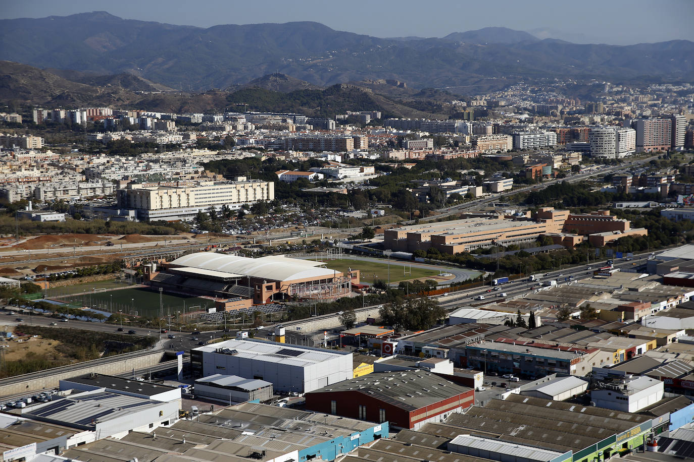La Unidad de Medios Aéreos de la Policía Nacional creada en Málaga en el 86 cuenta con su helicóptero y un equipo de drones para perseguir la delincuencia