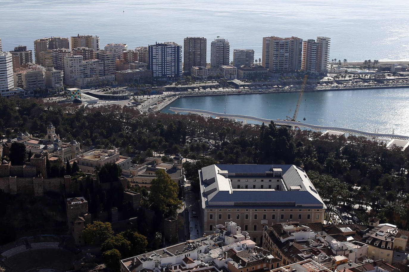 La Unidad de Medios Aéreos de la Policía Nacional creada en Málaga en el 86 cuenta con su helicóptero y un equipo de drones para perseguir la delincuencia