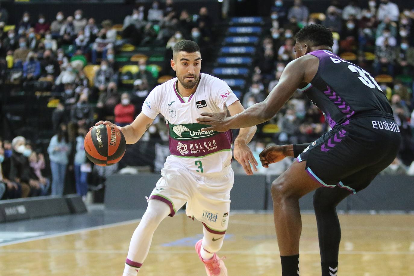 Fotos: El Unicaja cae ante el Surne Bilbao (83-77)