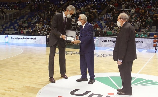 La ACB expresa su pésame por la pérdida de una «figura trascendental en el baloncesto español»