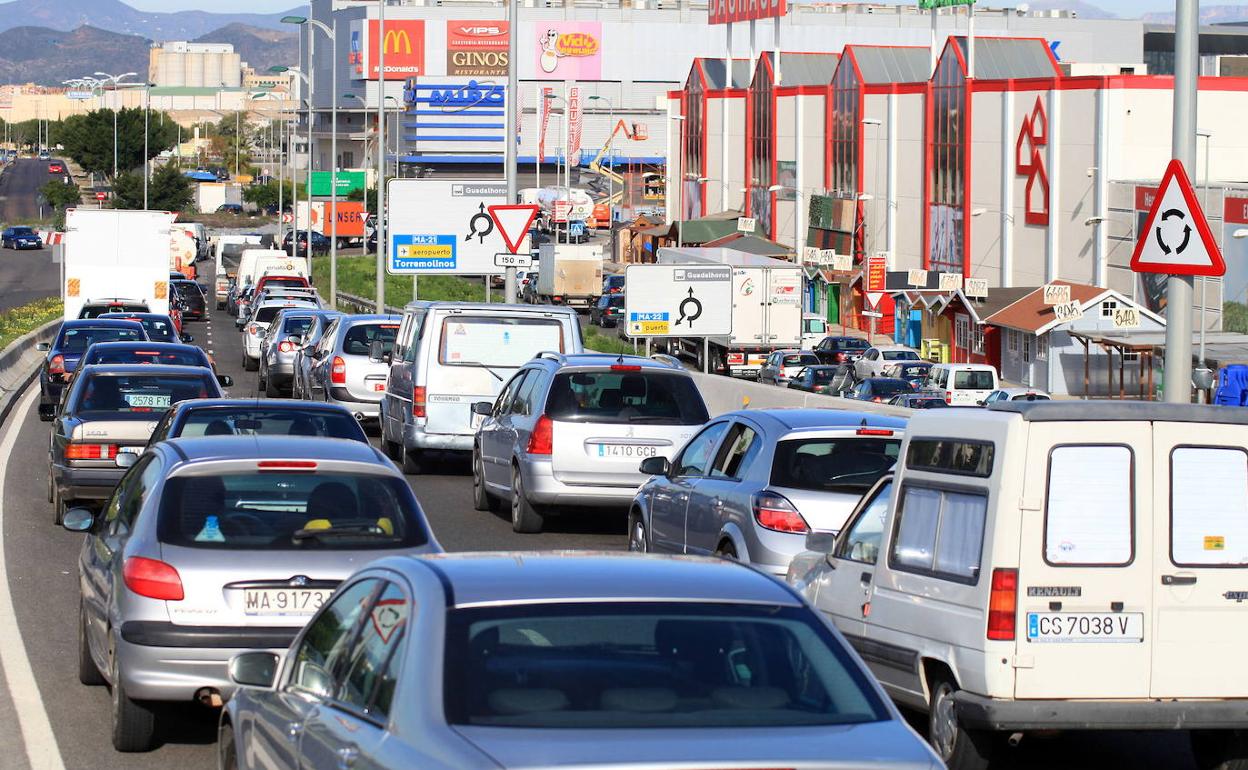 Atascos en la carretera Azucarera-Intelhorce. 