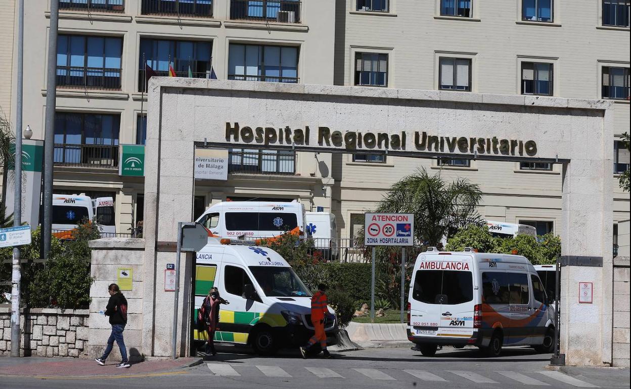 Exterior del Hospital Regional de Málaga. 