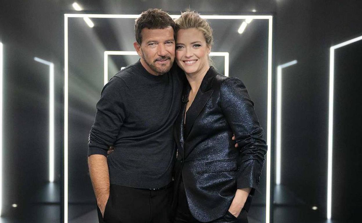 Antonio Banderas y María Casado, en el estreno de 'Las tres puertas' en La 1. 